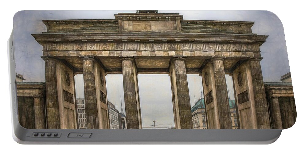 Brandenburg Portable Battery Charger featuring the photograph Brandenberg Gate by Will Wagner