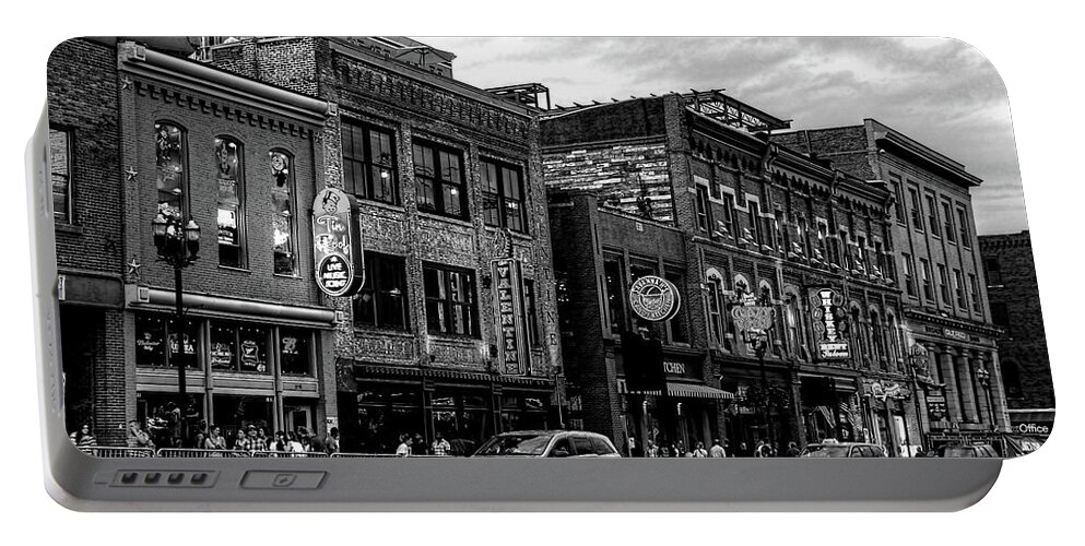 Broadway Street Nashville Tennessee Portable Battery Charger featuring the photograph Broadway Street Nashville Tennessee In Black And White by Carol Montoya