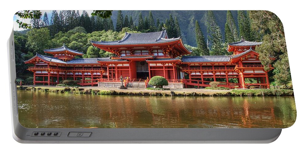 Byodo-in Portable Battery Charger featuring the photograph Byodo-In by Jeff Cook