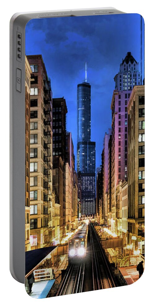 Chicago Portable Battery Charger featuring the painting Chicago El Trump Tower Night by Christopher Arndt