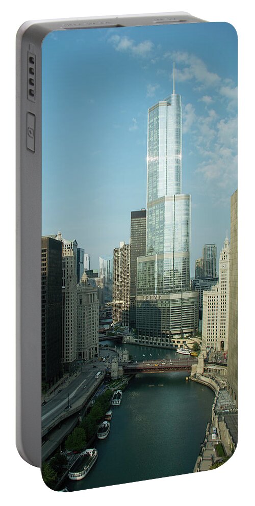 Chicago Portable Battery Charger featuring the photograph Chicago River Skyline by John Black