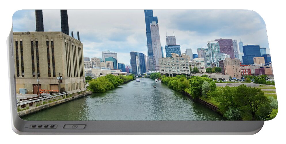 Chicago Portable Battery Charger featuring the photograph Chicago River South Loop by Kyle Hanson