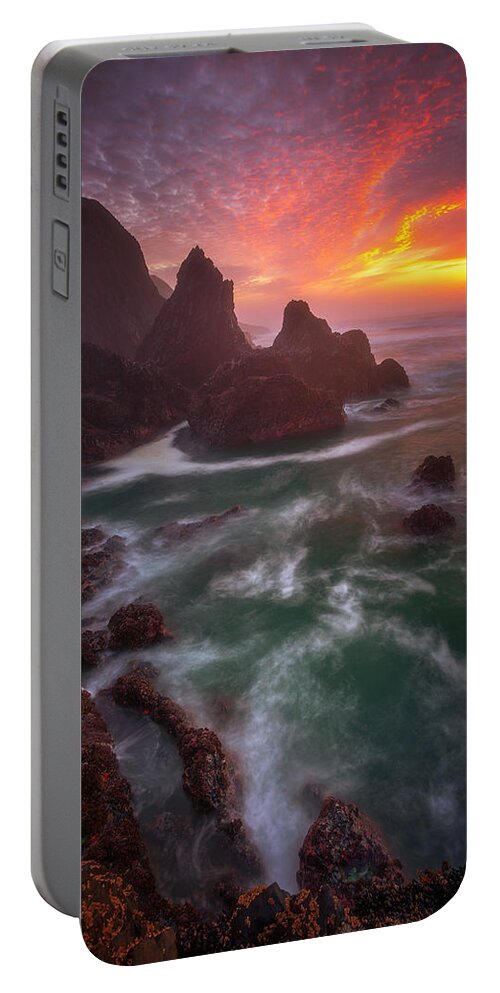 Oregon Portable Battery Charger featuring the photograph Christmas Sunset by Darren White