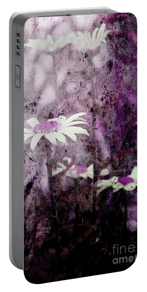Daisy Portable Battery Charger featuring the photograph Classical Daisy by Michael Eingle