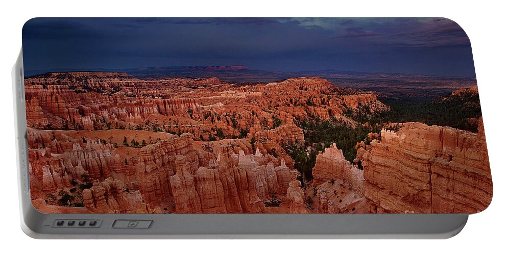 North America Portable Battery Charger featuring the photograph Clearing Storm over the Hoodoos Bryce Canyon National Park by Dave Welling