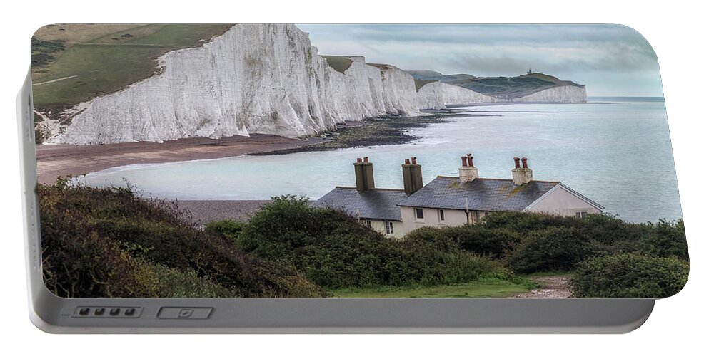 Seven Sisters Portable Battery Charger featuring the photograph Cottages at Seven Sisters - England by Joana Kruse