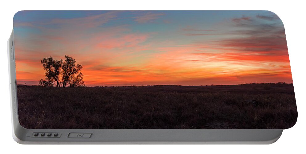 Kansas Portable Battery Charger featuring the photograph DDP DJD Maxwell Sunset 2898 by David Drew