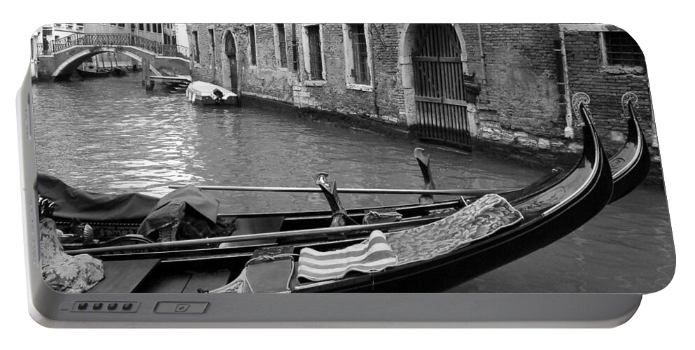 Venice Portable Battery Charger featuring the photograph Double Parked by Donna Corless