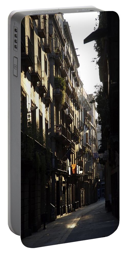 City Scenes Portable Battery Charger featuring the photograph Early Light by Lee Stickels