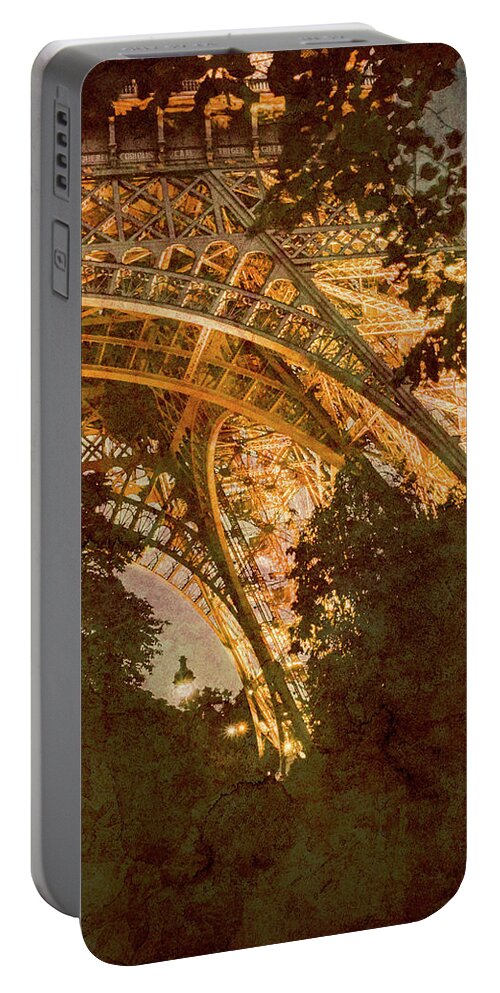 Paris Portable Battery Charger featuring the photograph Paris, France - Eiffel Oldplate II by Mark Forte
