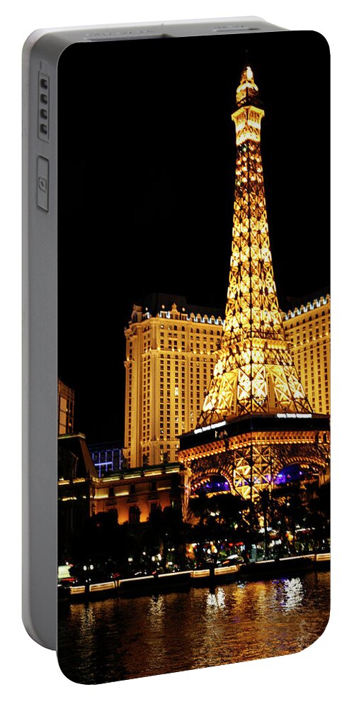Hotel Portable Battery Charger featuring the photograph Eiffel Tower at Night Vegas by Marilyn Hunt