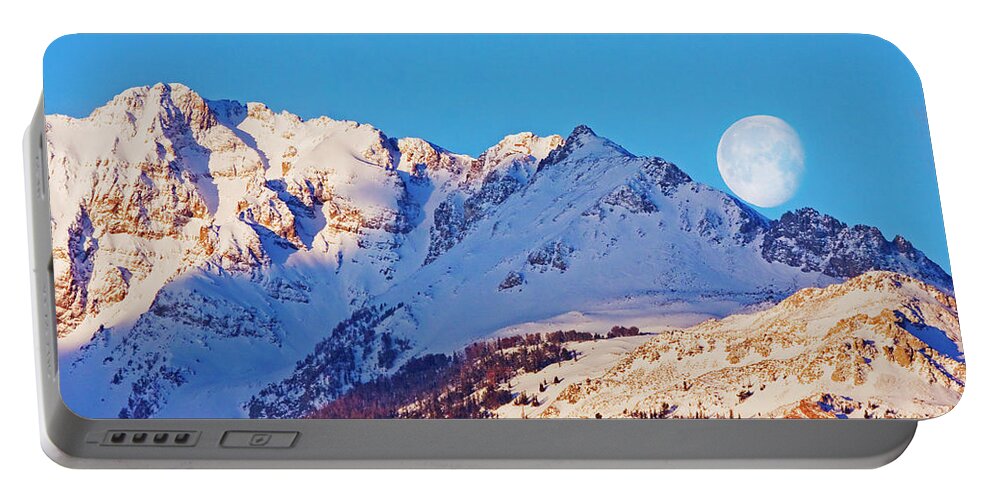 Moon Portable Battery Charger featuring the photograph Electric Peak Moonset by Mark Miller