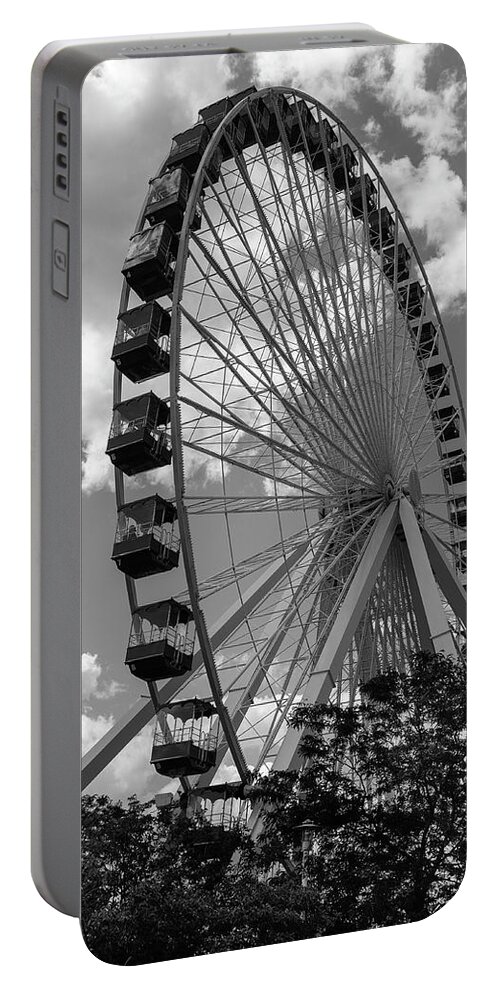 Chicago Portable Battery Charger featuring the photograph Ferris Wheel - Navy Pier by John Roach