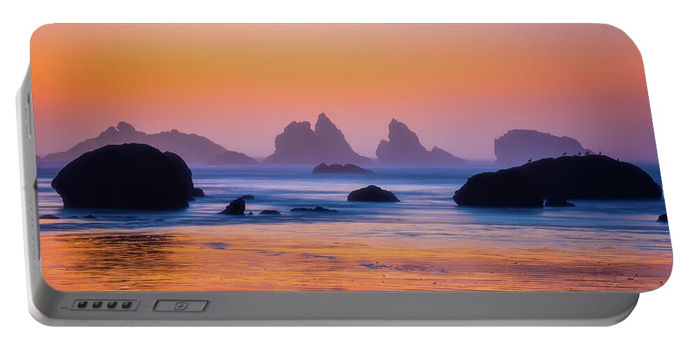 Beach Portable Battery Charger featuring the photograph Final Moments by Darren White