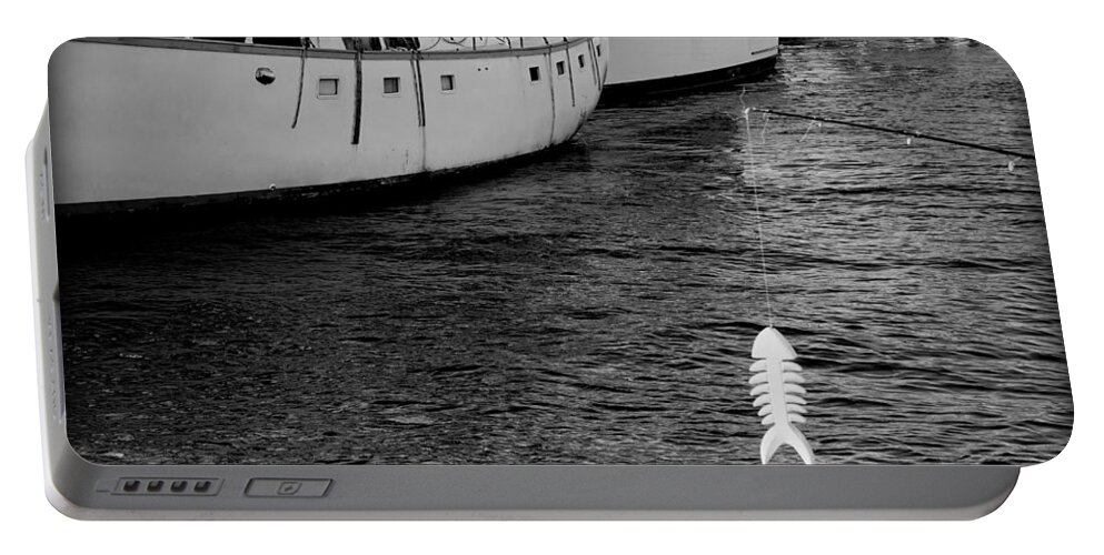 Marathon Florida Portable Battery Charger featuring the photograph Fish Bait by Laurie Perry