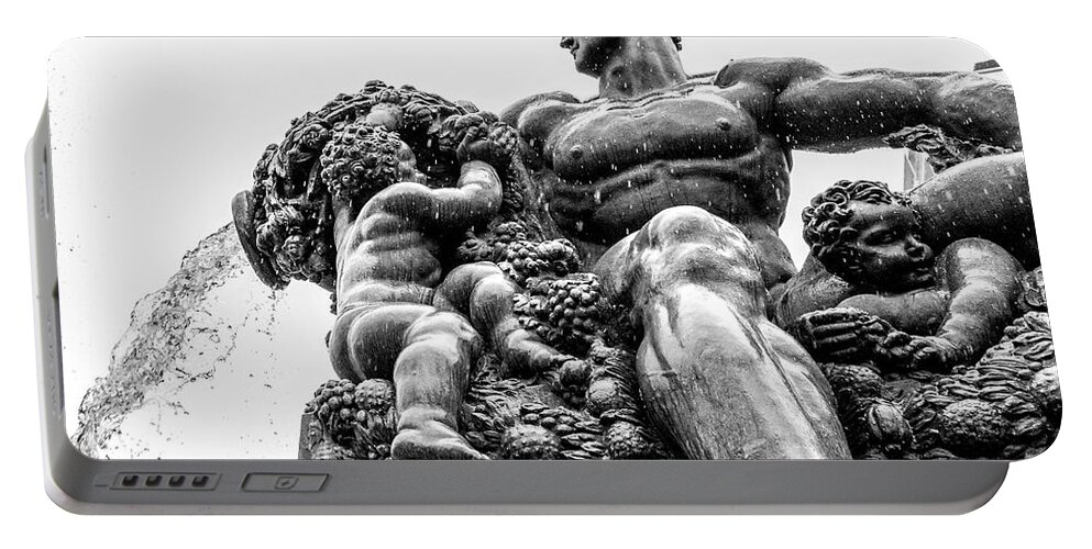 Fontana Portable Battery Charger featuring the photograph Fontana di Piazza Solferino-1 by Sonny Marcyan