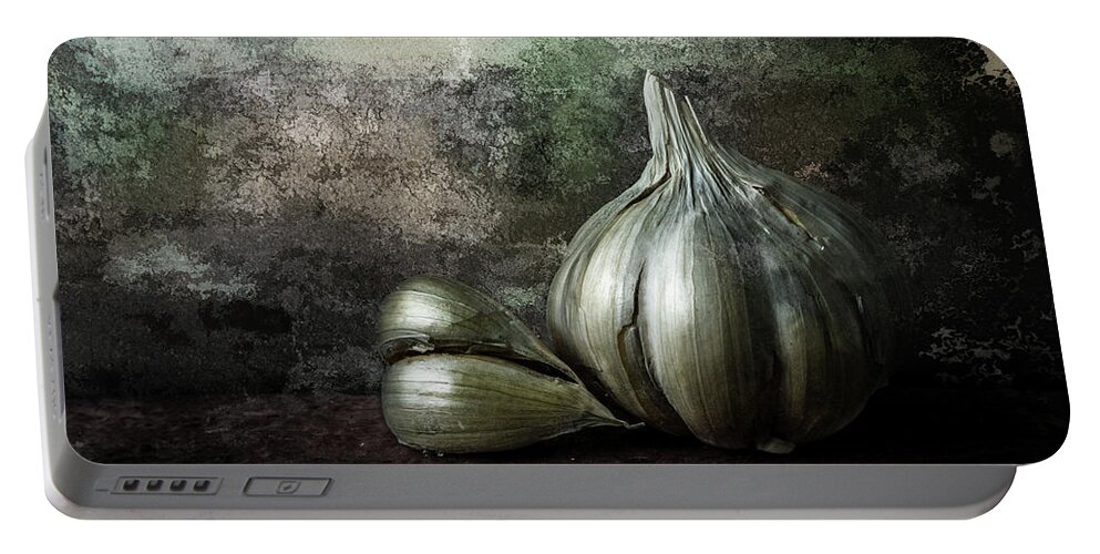 Garlic Portable Battery Charger featuring the photograph Garlic 4 by Michael Arend