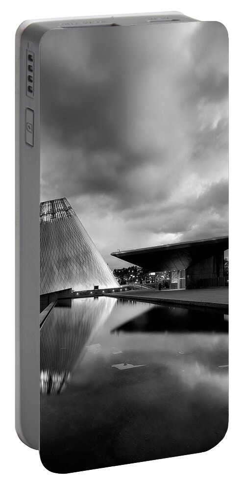 Museum Of Glass Portable Battery Charger featuring the photograph Glass by Ryan Manuel
