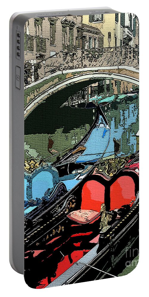 Gondola Portable Battery Charger featuring the photograph Gondolas Fresco by Mindy Newman