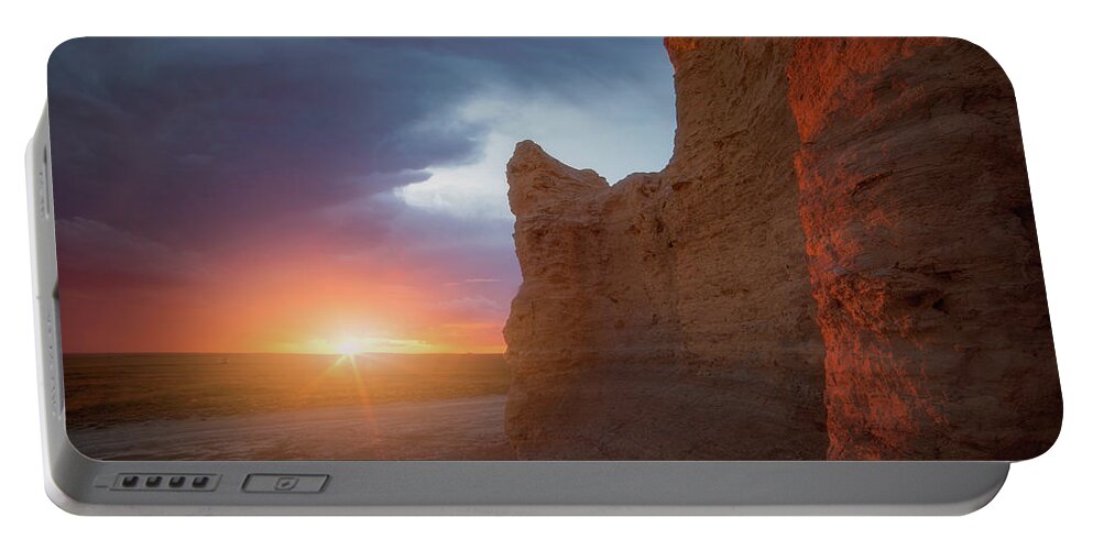Kansas Portable Battery Charger featuring the photograph Goodnight Kansas by Darren White