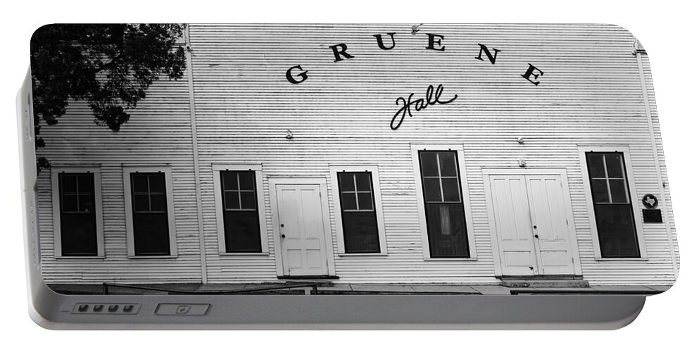 Gruene Portable Battery Charger featuring the photograph Gruene Hall by Gary Richards