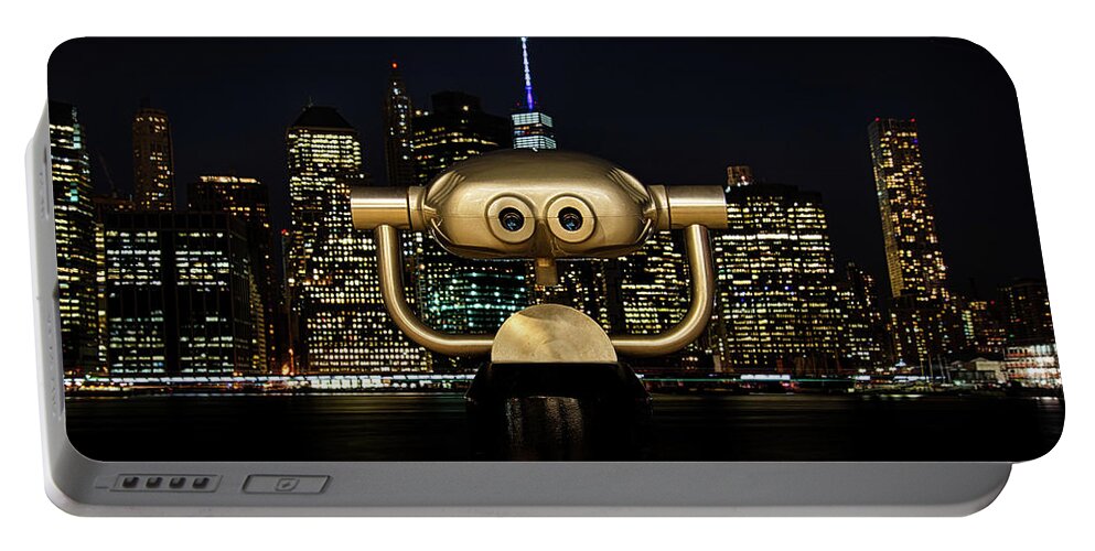 New York City Portable Battery Charger featuring the photograph Have a Look by Raf Winterpacht