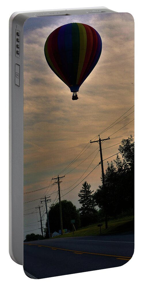 Balloons Portable Battery Charger featuring the photograph Headin HOME by Robert McCubbin