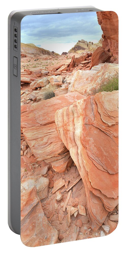 Valley Of Fire State Park Portable Battery Charger featuring the photograph Hidden Cove in Valley of Fire by Ray Mathis