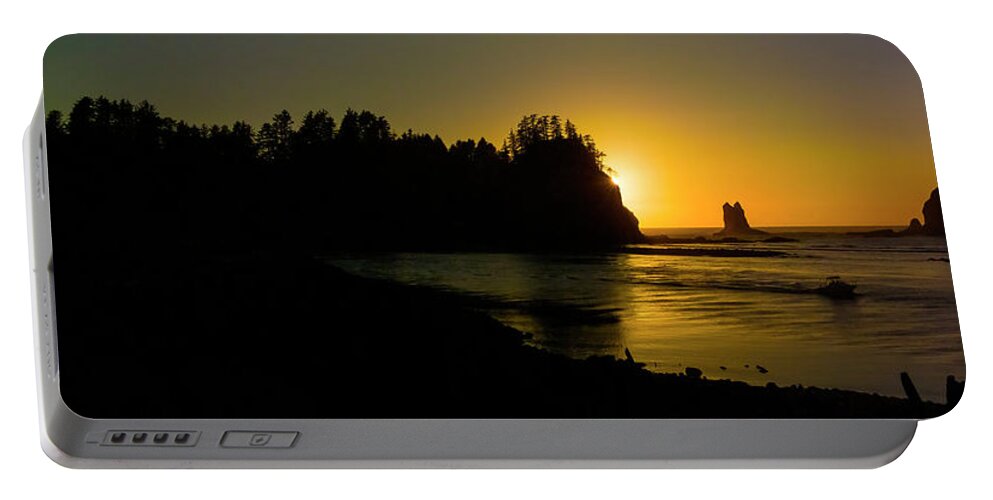 La Push Portable Battery Charger featuring the photograph Homeward Bound by Greg Reed
