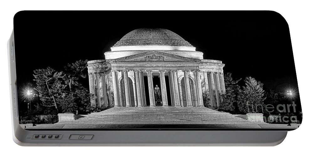Jefferson Portable Battery Charger featuring the photograph Jefferson Memorial Lonely Night by Olivier Le Queinec