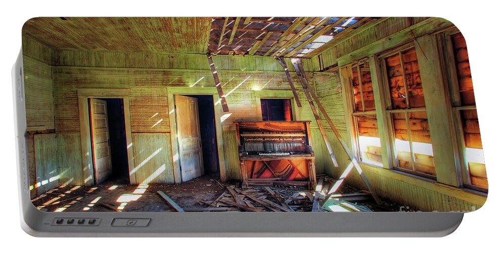 Judith Gap Portable Battery Charger featuring the photograph Judith Gap Piano by Craig J Satterlee
