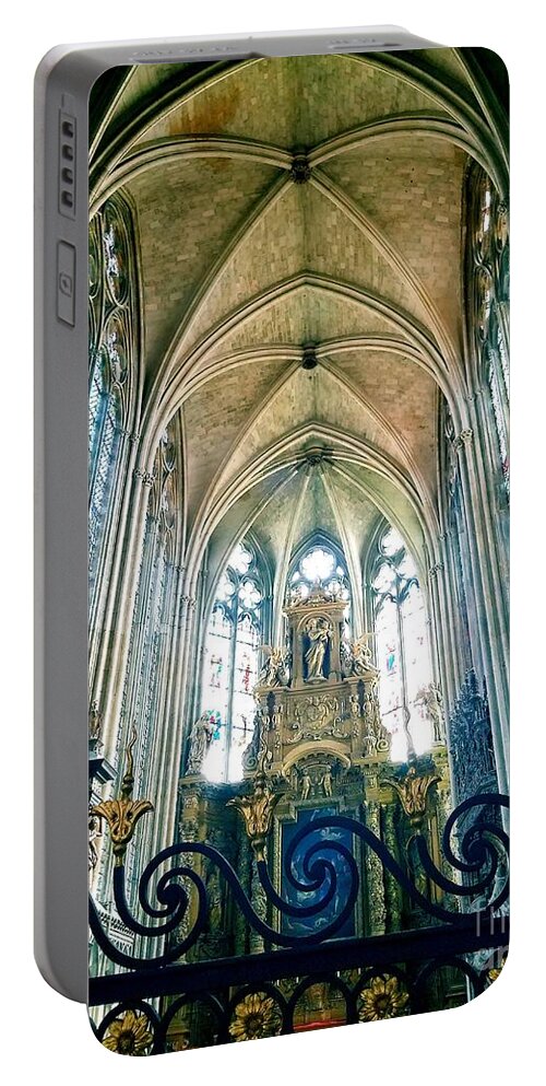 Lady Chapel Portable Battery Charger featuring the photograph Lady Chapel by Amy Regenbogen