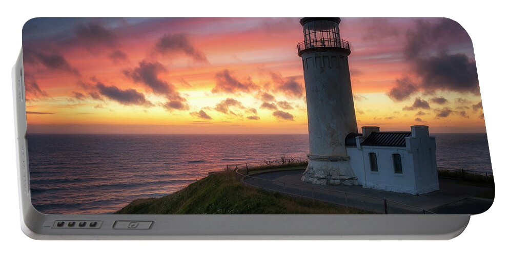 North Head Lighthouse Portable Battery Charger featuring the photograph Lasting Light by Ryan Manuel