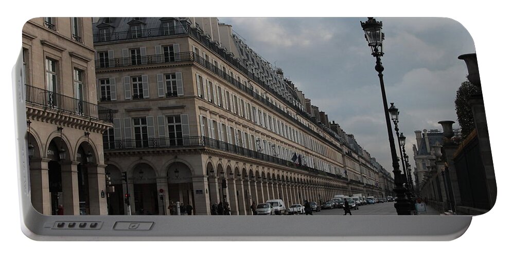 Meurice Portable Battery Charger featuring the photograph Le Meurice Hotel, Paris by Christopher J Kirby