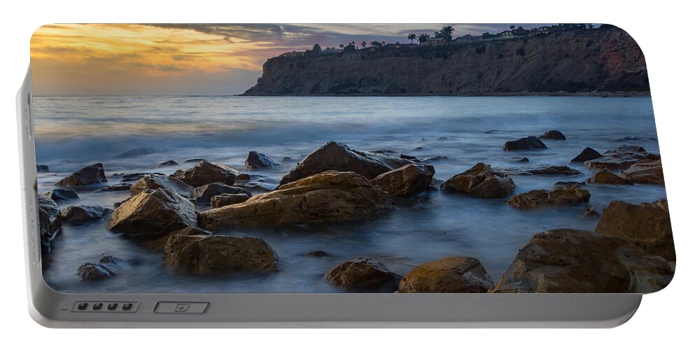 Beach Portable Battery Charger featuring the photograph Lunada Bay by Ed Clark