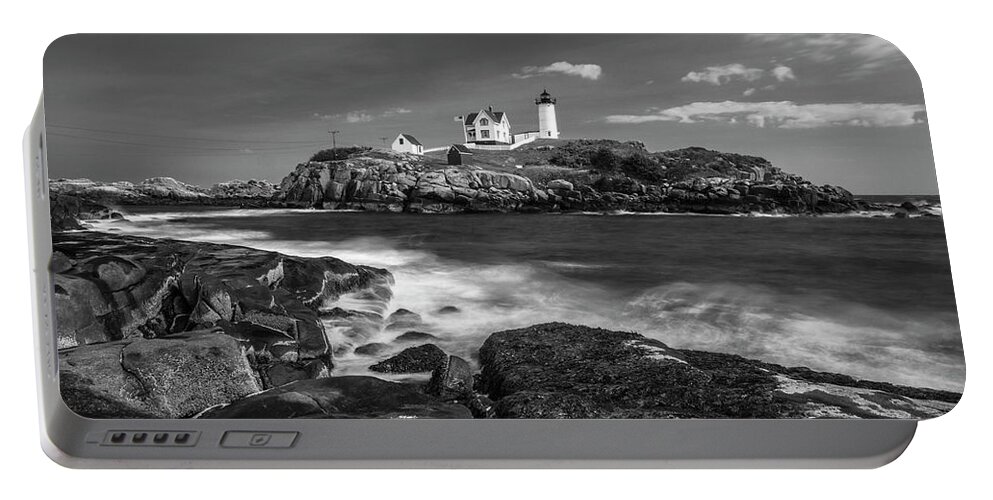 Maine Portable Battery Charger featuring the photograph Maine Cape Neddick Lighthouse in BW by Ranjay Mitra