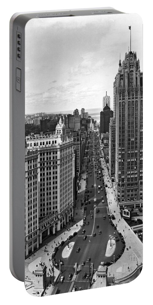1930's Portable Battery Charger featuring the photograph Michigan Avenue In Chicago by Underwood Archives