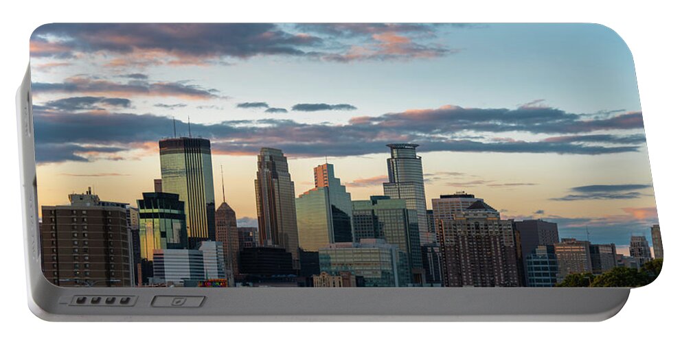 Minneapolis Portable Battery Charger featuring the photograph Minneapolis Skyline Sunset by Ryan Heffron