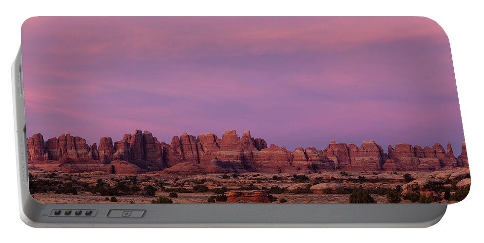 Utah Portable Battery Charger featuring the photograph Needles Sunrise by Alan Vance Ley