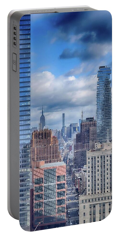 New York City Portable Battery Charger featuring the photograph New York Cityscape by Dyle Warren