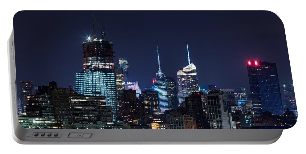 Landscape Portable Battery Charger featuring the photograph Nyc2 by Rob Dietrich