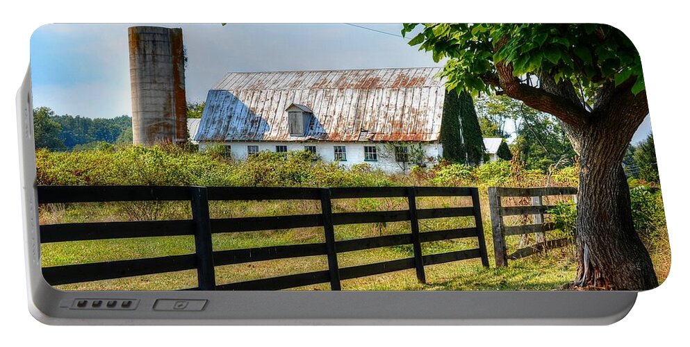 Barn Portable Battery Charger featuring the photograph Old Barn by Ronda Ryan