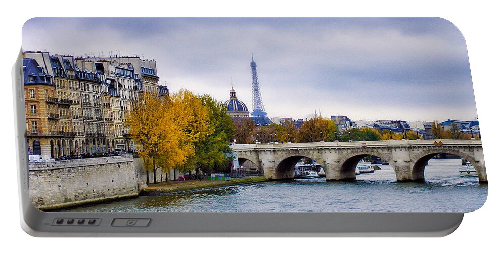 Pont Portable Battery Charger featuring the photograph Pont Neuf View of Eiffel Tower by Robert Meyers-Lussier