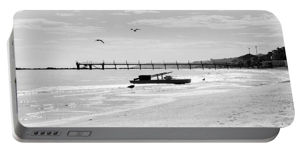Reaching Portable Battery Charger featuring the photograph Reaching Horizons by AM FineArtPrints