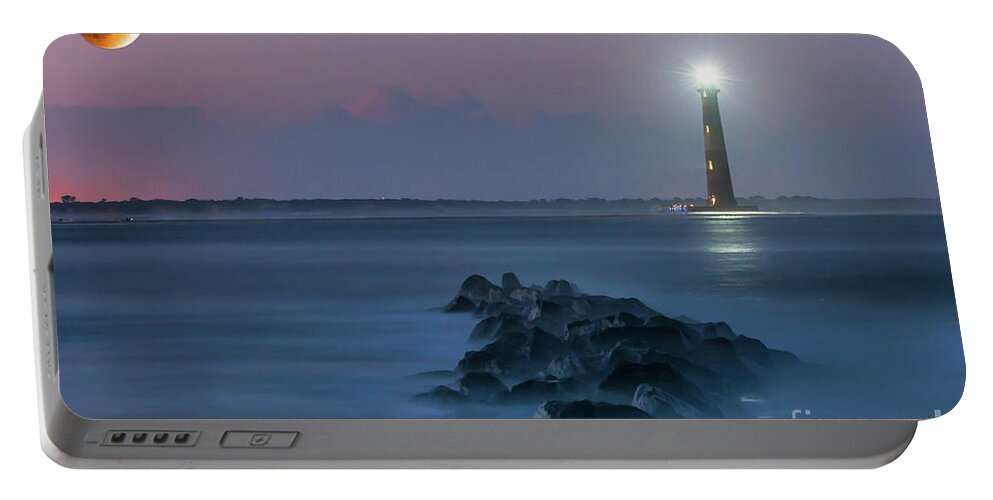 Full Moon Portable Battery Charger featuring the photograph Red Moon Rising by Dale Powell