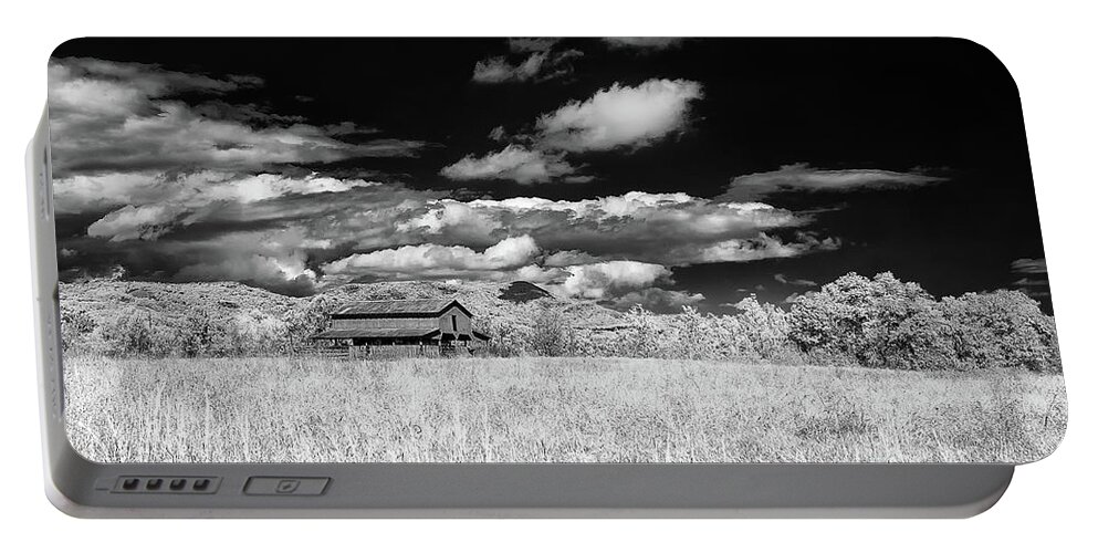 642nm Portable Battery Charger featuring the photograph S C Upstate Barn BW by Charles Hite