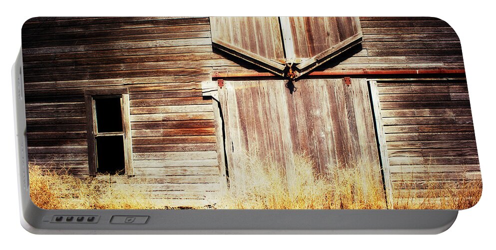 Barn Portable Battery Charger featuring the photograph Shine the light on Me by Julie Hamilton