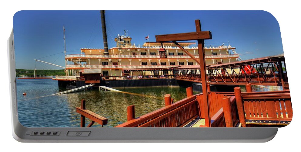 Boat Portable Battery Charger featuring the photograph Showboat Branson Belle by Ester McGuire