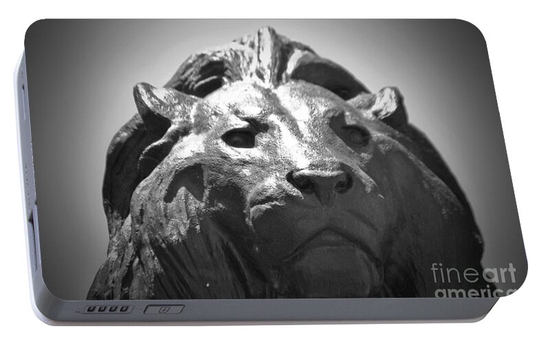 Baltimore Portable Battery Charger featuring the photograph Silver Lion by Jost Houk