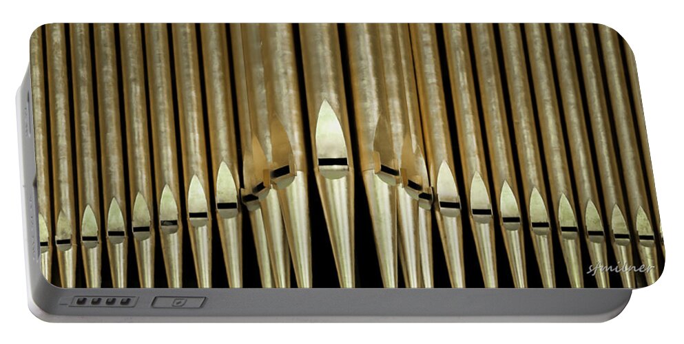 Pipes Portable Battery Charger featuring the photograph Singing Pipes by Steven Milner